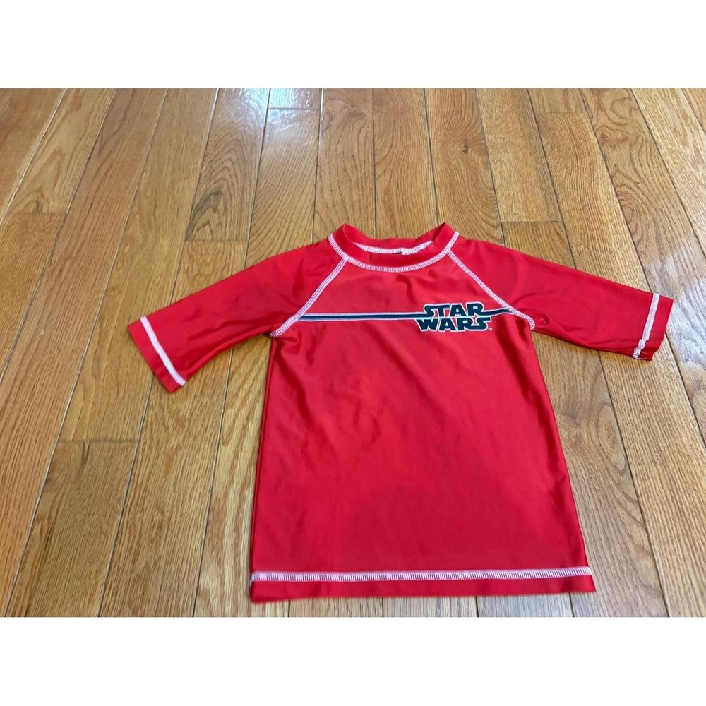 Star Wars Boys Red Rash Guard Swim Shirt Short Sleeve Logo Graphic Size XS 4/5